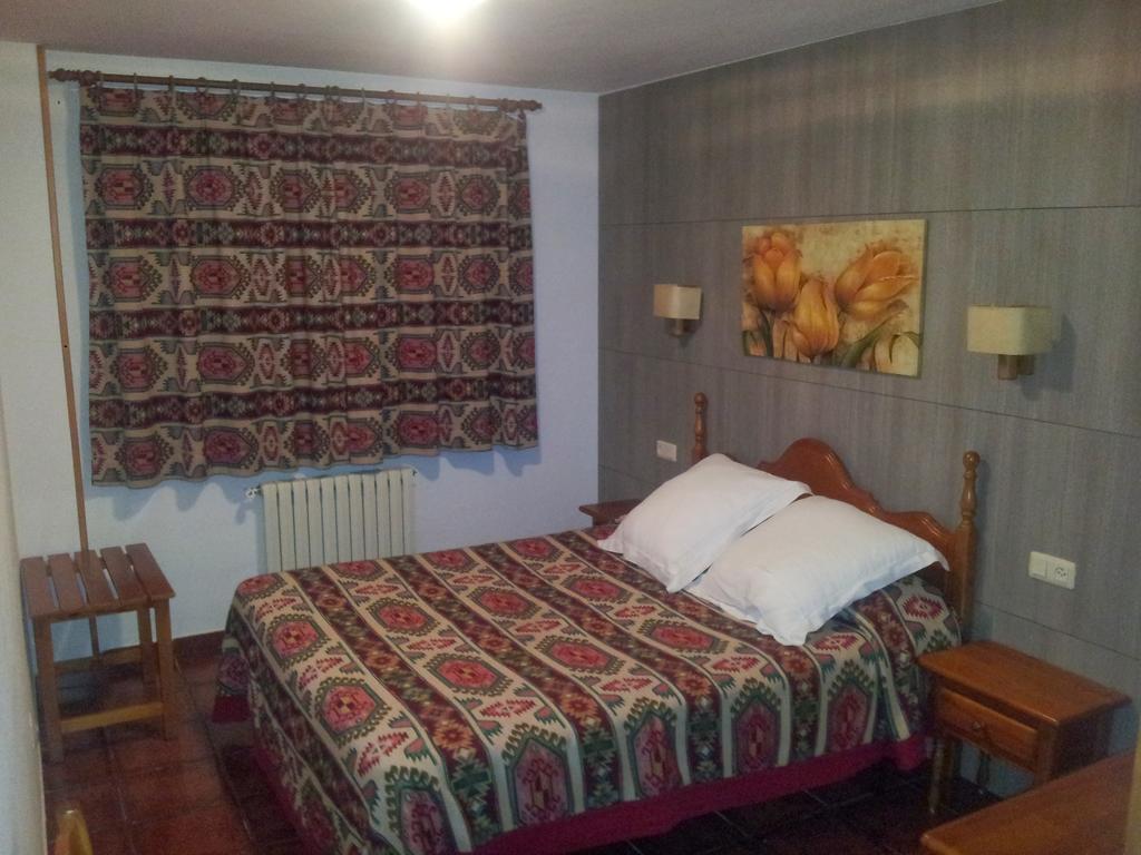 Apartamentos Petronilla Benasque Room photo